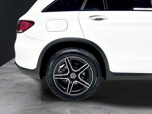 Used 2020 Mercedes-Benz GLC 300 4MATIC w/ AMG Line image 40