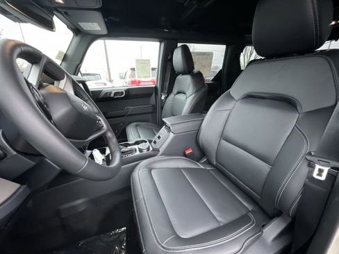 New 2025 Ford Bronco Outer Banks w/ Black Appearance Package image 15