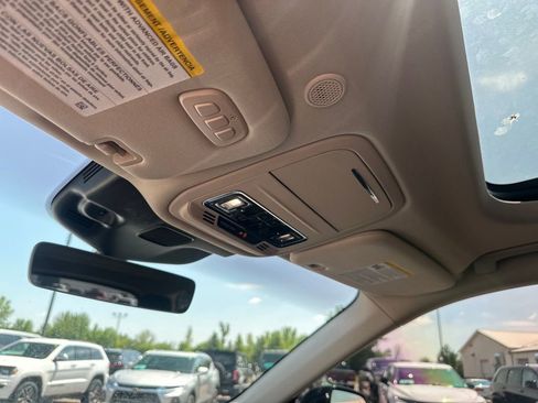 Used 2023 Lincoln Aviator AWD w/ Premium Package image 19