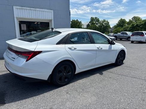 Used 2023 Hyundai Elantra Blue FWD image 5
