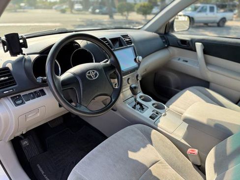 Used 2011 Toyota Highlander 2WD image 13