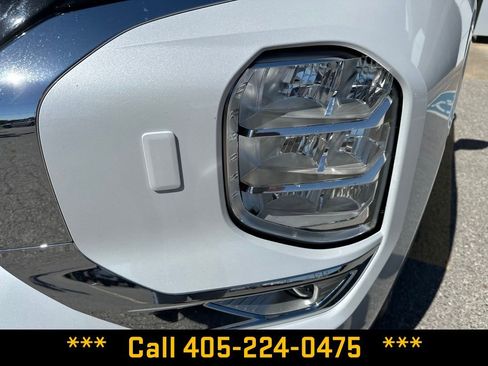 Used 2025 Mitsubishi Outlander SE AWD/4WD image 13