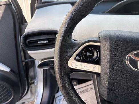 Used 2016 Toyota Prius Two image 17