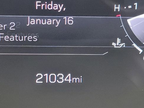 Certified 2025 GMC Yukon XL Denali image 2