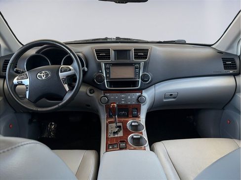 Used 2013 Toyota Highlander Limited AWD/4WD image 22