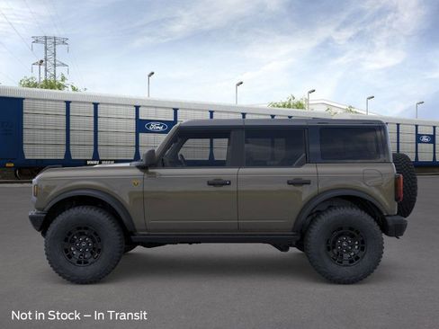New 2026 Ford Bronco Badlands image 3