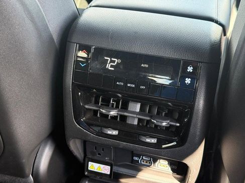 Used 2025 Jeep Grand Cherokee L Altitude image 16