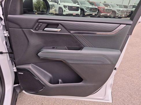 New 2026 GMC Acadia AT4 w/ Luxury Package AWD/4WD image 35