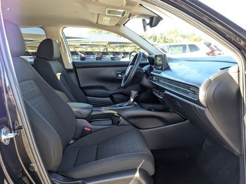 Used 2025 Honda HR-V LX image 27