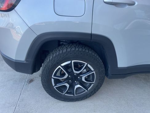 Used 2024 Jeep Compass Trailhawk image 7