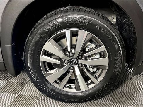 New 2026 Nissan Pathfinder SL image 18