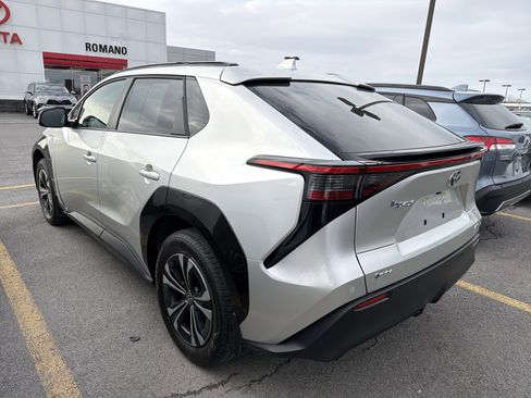 Used 2025 Toyota bZ4X AWD w/ Weather Package image 5