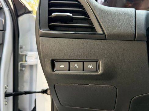 New 2026 Nissan Sentra SR w/ SR Premium Package FWD image 16