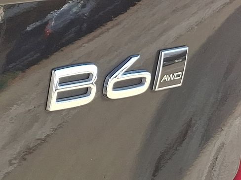 Certified 2024 Volvo XC90 B6 Plus image 34