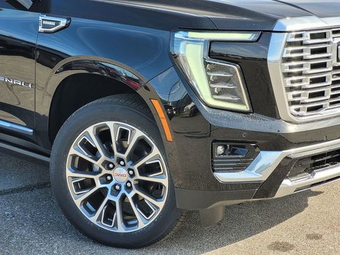 New 2026 GMC Yukon XL Denali w/ Denali Reserve Package image 6