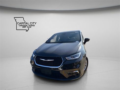 New 2026 Chrysler Pacifica Select image 5