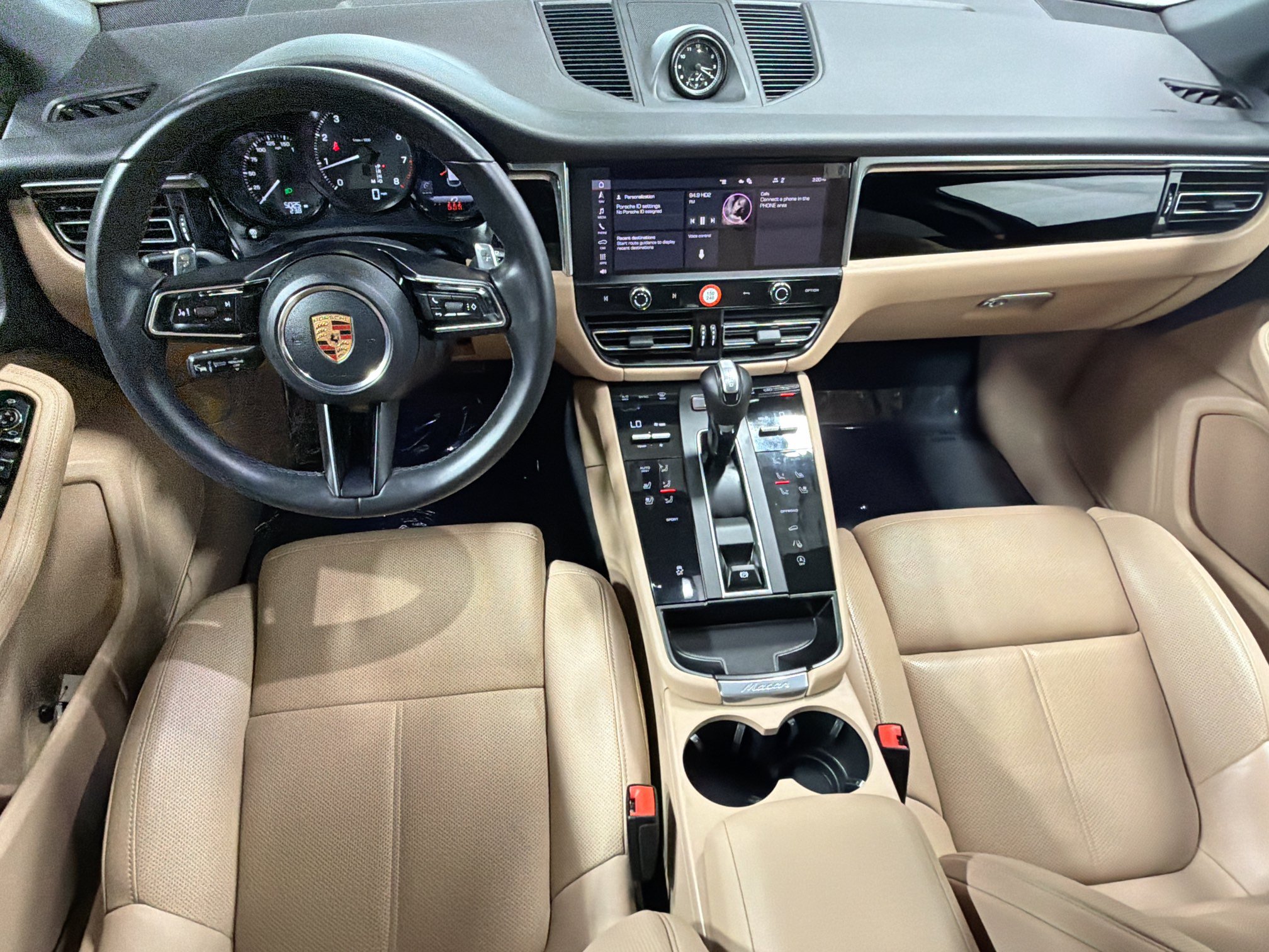 Certified 2026 Porsche Macan AWD/4WD image 16
