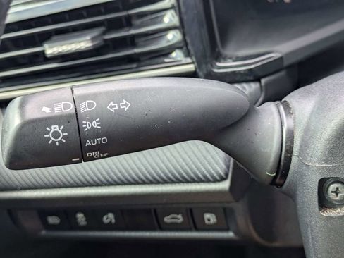 Used 2025 Toyota Camry SE FWD image 27