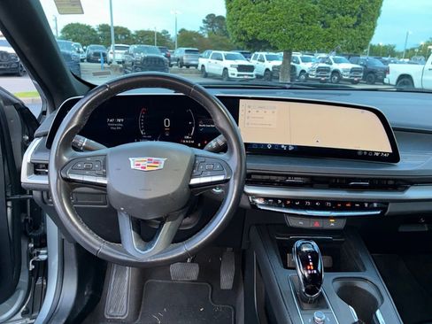 Used 2024 Cadillac XT4 Premium Luxury AWD/4WD image 23