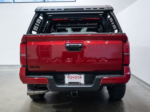 Certified 2025 Toyota Tacoma TRD Off-Road image 8