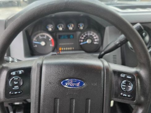 Used 2014 Ford F250 XL w/ Power Equipment Group image 32