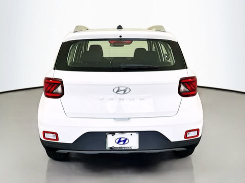 New 2026 Hyundai Venue SEL FWD image 6