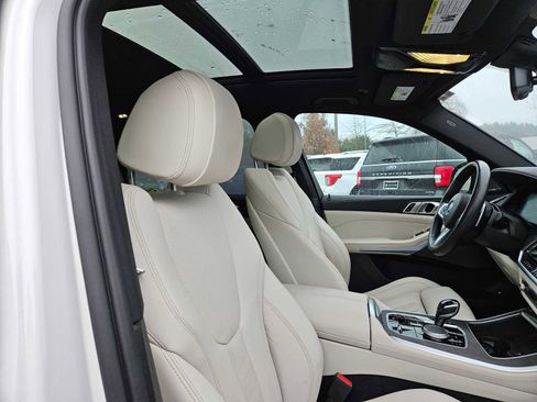 Used 2022 BMW X5 xDrive45e w/ M Sport Package image 13