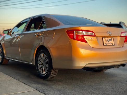 Used 2012 Toyota Camry LE image 4