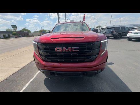 Used 2023 GMC Sierra 1500 Elevation AWD/4WD image 3