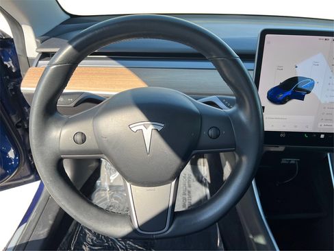 Used 2018 Tesla Model 3 Long Range image 16