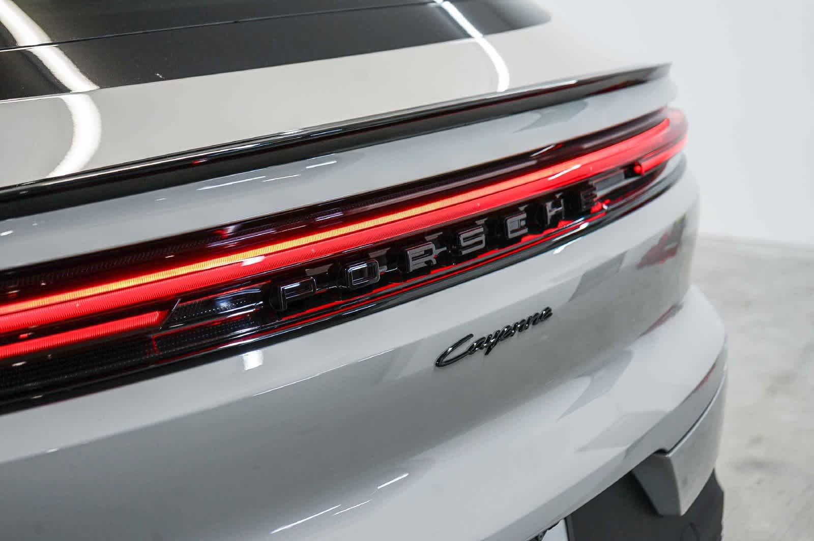 Certified 2026 Porsche Cayenne Coupe AWD/4WD image 12