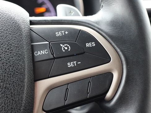 Used 2016 Jeep Grand Cherokee Laredo w/ Quick Order Package 23E AWD/4WD image 17