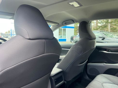 Used 2022 Toyota Camry LE image 31