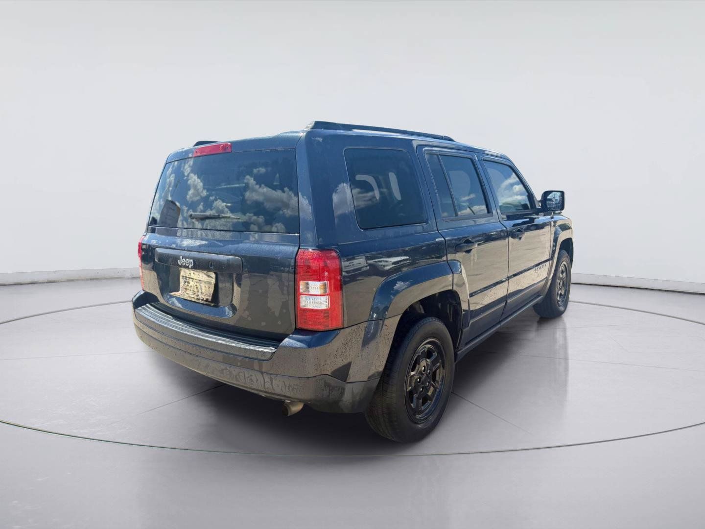 Used 2016 Jeep Patriot Sport FWD image 3