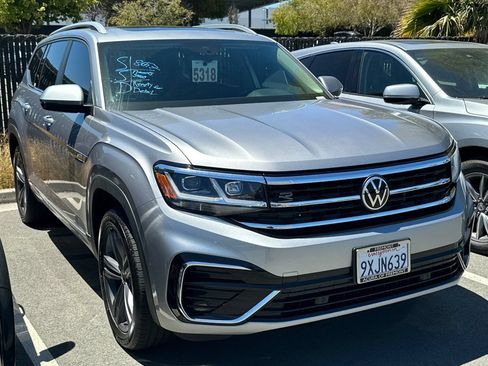 Used 2022 Volkswagen Atlas SEL R-Line AWD/4WD image 2