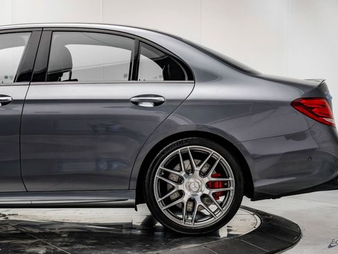 Used 2018 Mercedes-Benz E 63 AMG S image 9