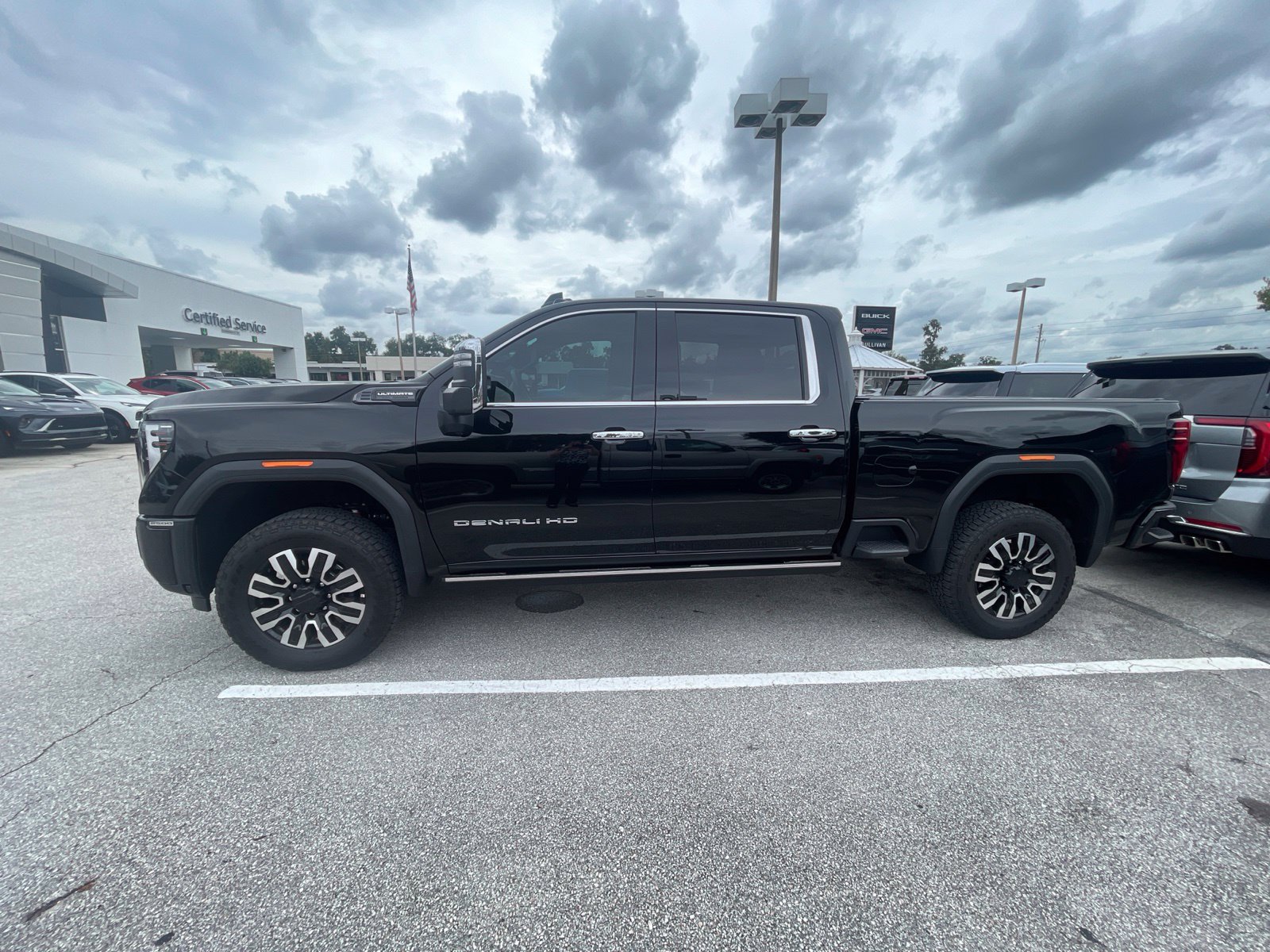 Used 2026 GMC Sierra 2500 Denali Ultimate w/ Max Trailering Package AWD/4WD image 2