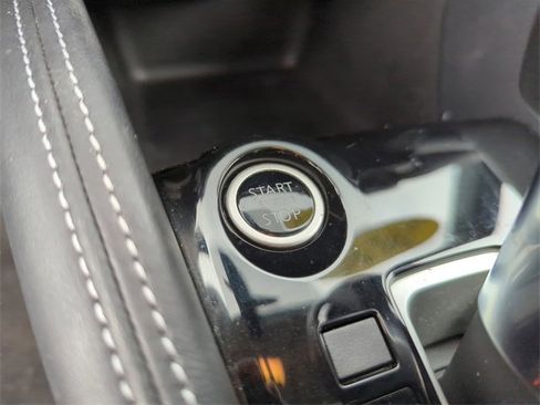 Certified 2020 Nissan Kicks SR image 34