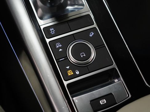 Used 2022 Land Rover Range Rover Sport HSE Silver Edition image 27