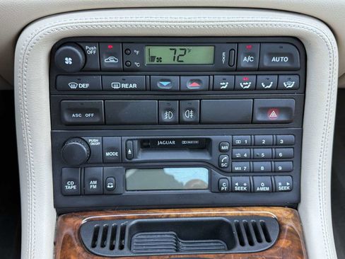 Used 1998 Jaguar XK8 Coupe image 22