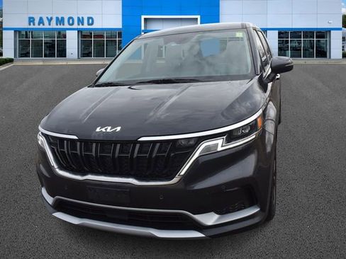 Certified 2023 Kia Carnival EX image 7