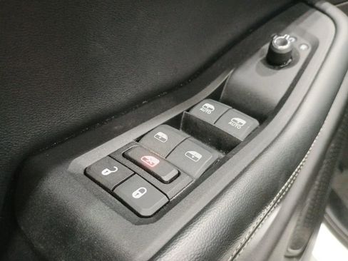 Used 2024 Jeep Grand Cherokee L Limited w/ Luxury Tech Group II image 15