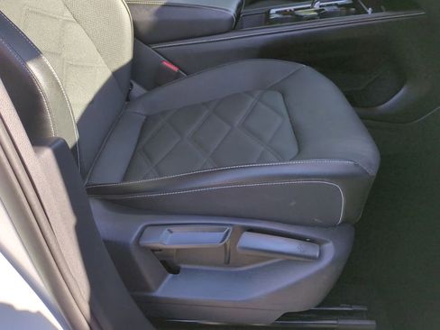 Used 2024 Volkswagen Atlas SE image 41