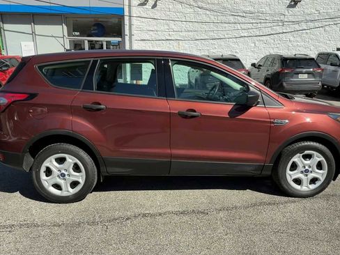 Used 2018 Ford Escape S image 9