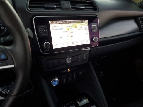 Certified 2024 Nissan Leaf SV Plus image 25