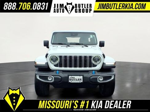 Used 2024 Jeep Wrangler Unlimited Sahara w/ Technology Group AWD/4WD image 26