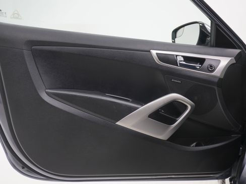 Used 2017 Hyundai Veloster Value Edition image 14