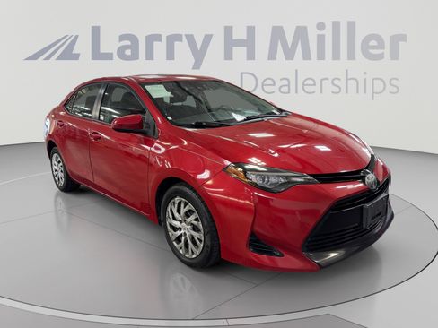 Used 2017 Toyota Corolla LE w/ Carpet Mat Package (TMS) FWD image 7
