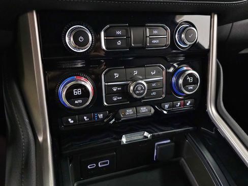 Used 2024 GMC Yukon Denali image 34