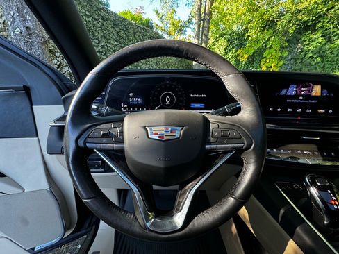 Used 2023 Cadillac Escalade Premium Luxury w/ Performance Package image 11